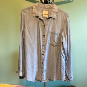 So Medium Favorite Shirt Chambray Blue EUC